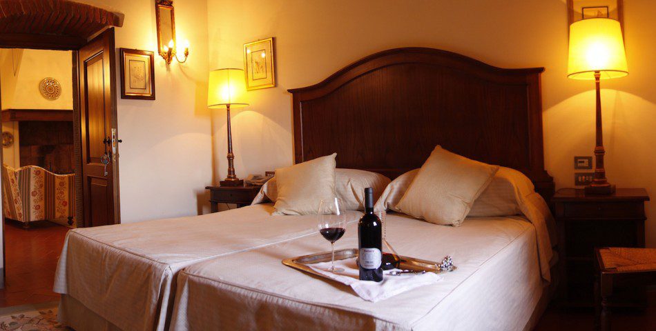 15 chianti wedding vineyard villa bedroom