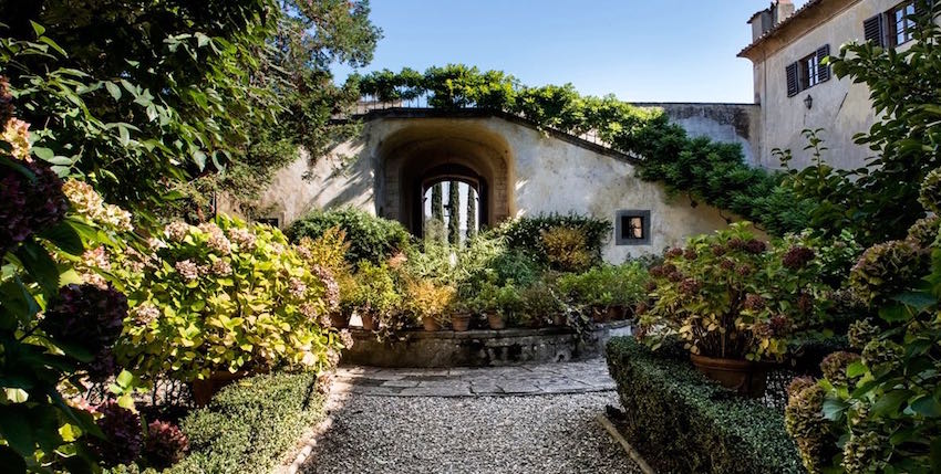 4 Florence medici wedding villa internal garden
