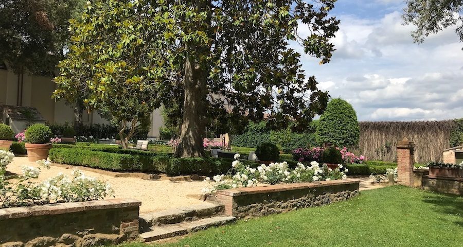 Tuscan love vineyard estate italian garden3