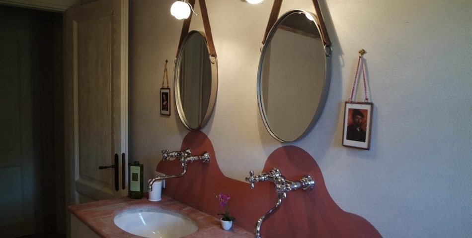TWIN BEDROOM LOTTO BATHROOM