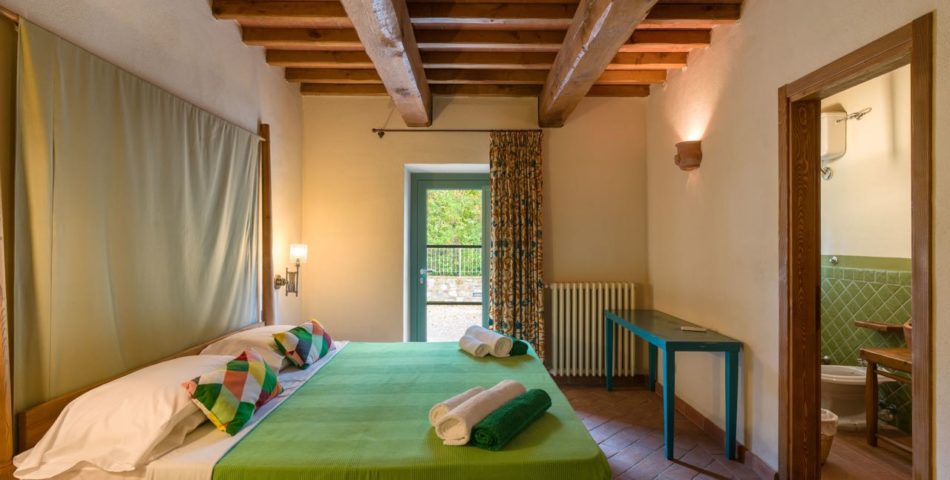 villa pupillo in tuscany double bedroom 1