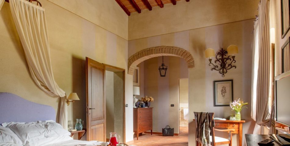 Luxury villa in tuscany bedroom