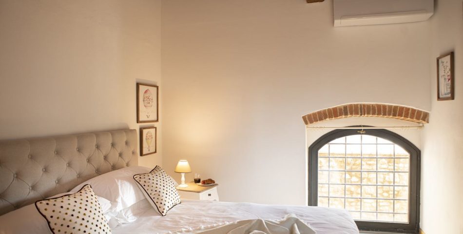 Villa Pianora Bedroom Viola