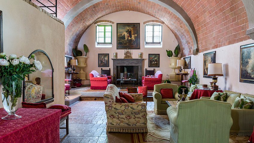 16 bedrooms luxury villa in Siena living room