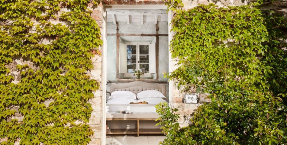12 bedroom luxury estate in tuscany for small wedding Alma garden
