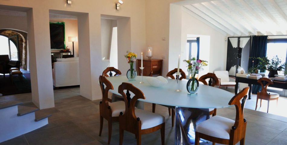 luxury estate in valdorcia dining room