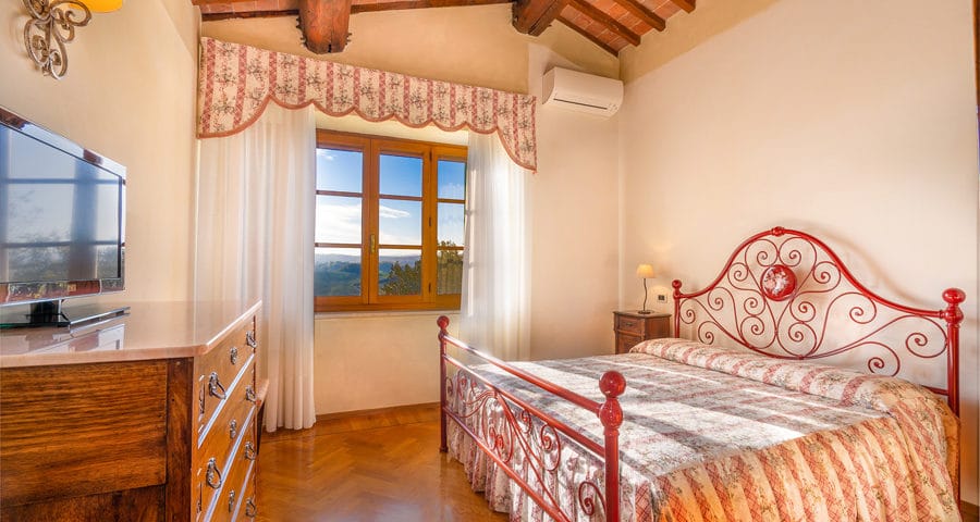 4 bedroom villa near siena bedroom