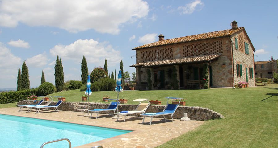 Holiday villa near siena with pool