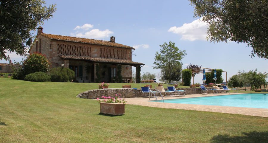 Siena Villa for family vacation 4 bedrooms with pool