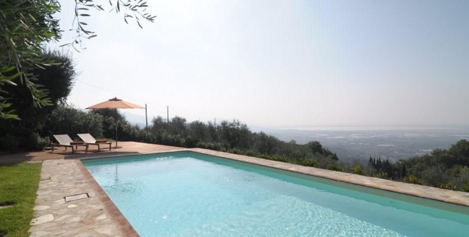 Luxury villa in Lucca with pool
