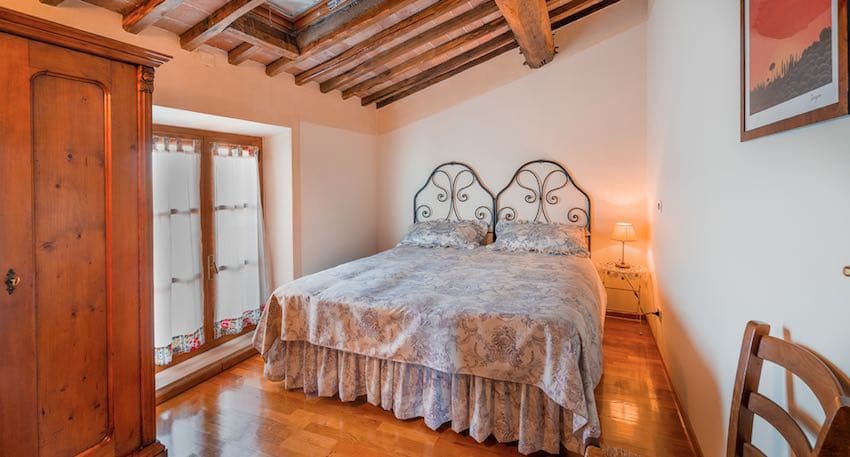 Holiday Villa near Siena twin beds