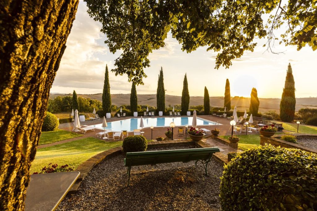 14 bedroom air conditioned siena villa with pool