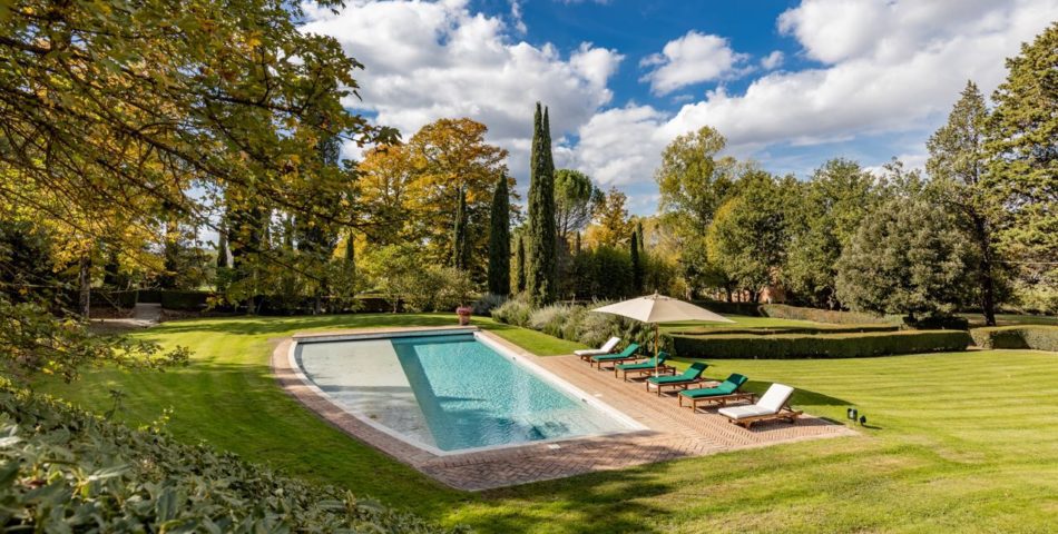 villa for rent in tuscany with pool
