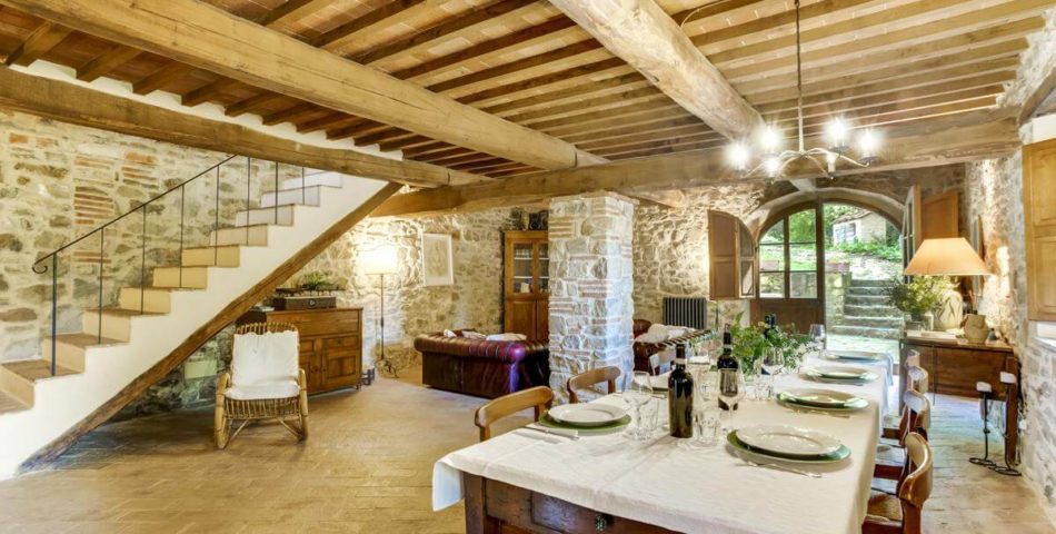 Montalcino villa with AC sleeping 6 2 formal dining room