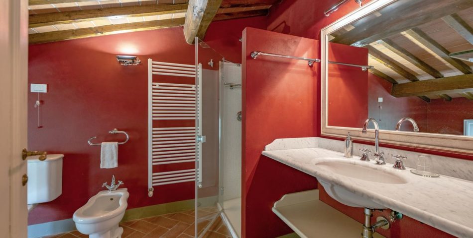 Villa Santa Maria bedroom 6 bathroom b