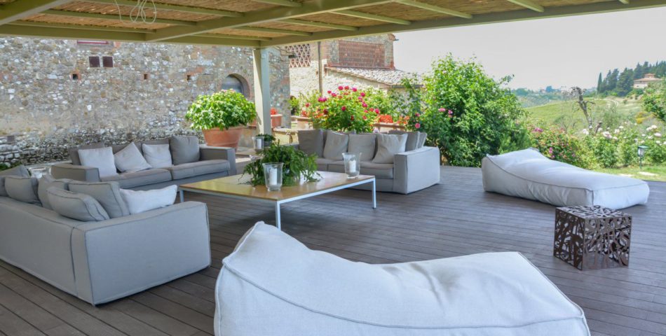 7 bedroom chianti villa outdoor lounge