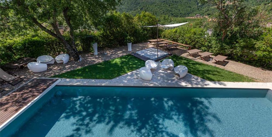 8 bedroom luxury villa near Gaiole in Chianti pool