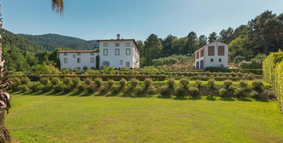 villa near lucca with italian garden