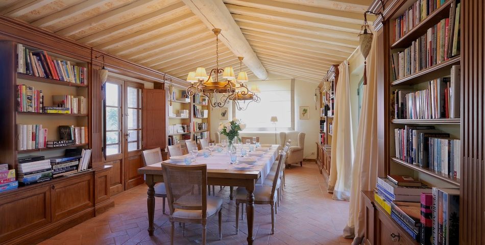 09 MV Vineyard Villa in Tuscany Dining