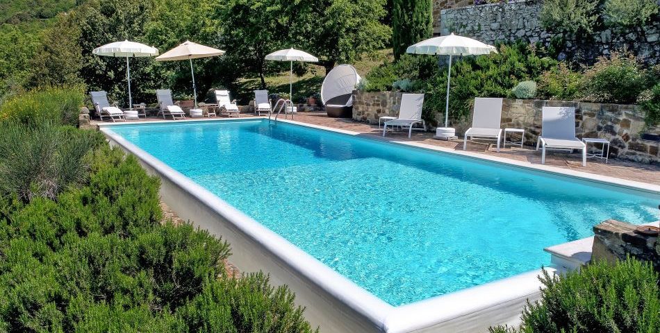 35 Villa Chiusarella Pool perspective