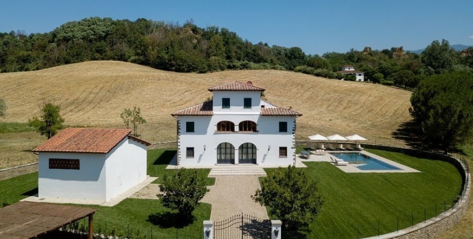 5 bedroom florence villa with AC pool