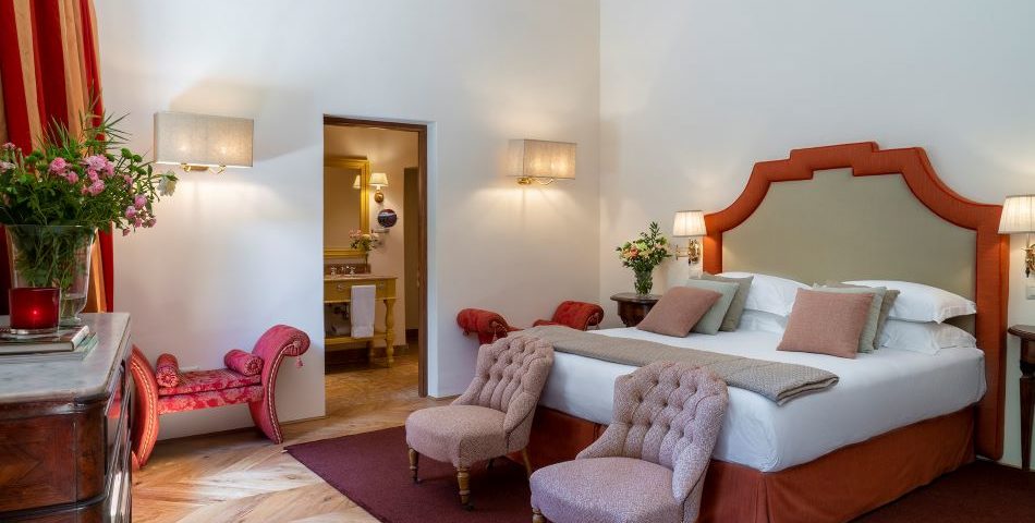 9 bedroom luxury villa south of Florence bedroom