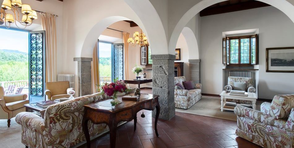 luxury villa to rent near florence living room