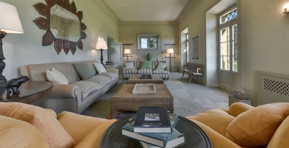 Villa Serratone living room