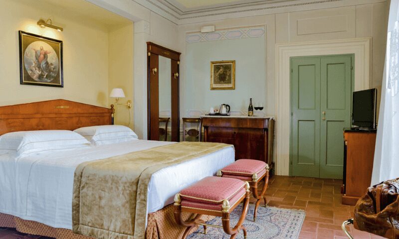 Luxury Villa Italy bedroom 6
