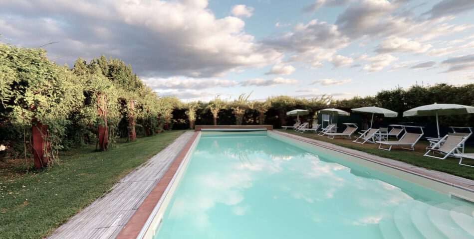 Luxury Villa Italy pool