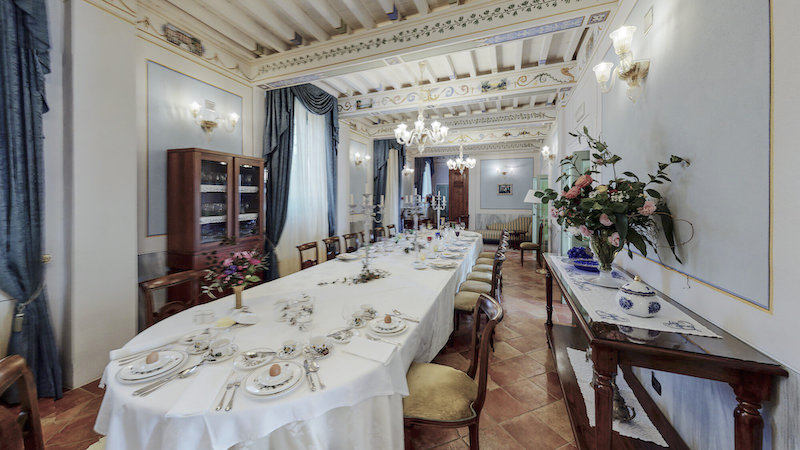 Luxury Villa in Tuscany Dining Room1