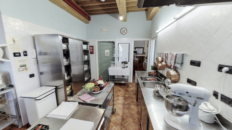 Luxury Villa in Tuscany kitchen