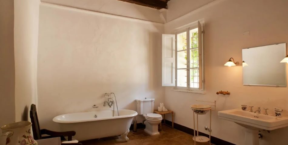 Villa Cetinale Bathroom