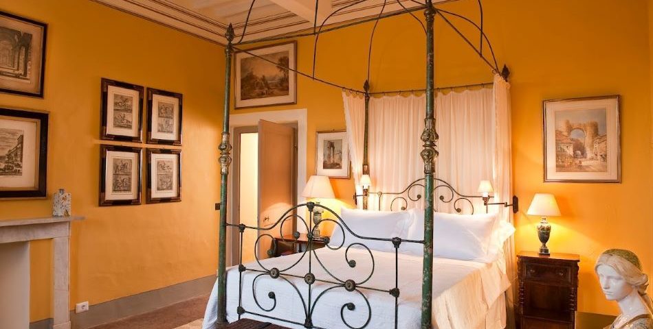 Villa Cetinale Orange Room