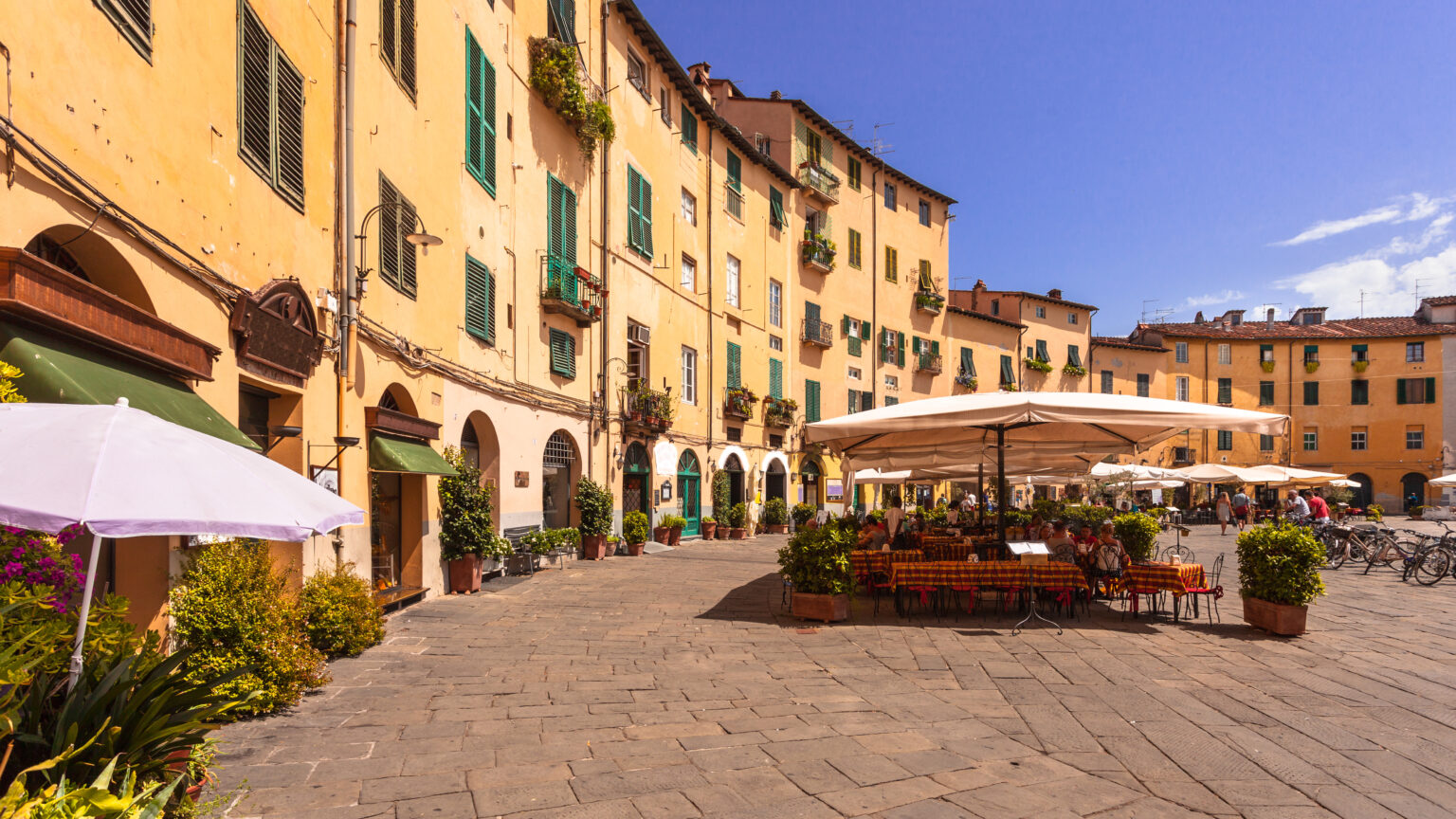 Lucca Italy Osterias and Cafes 1536x864