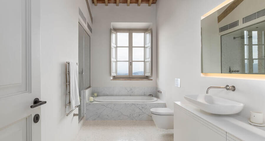 Siena Italy villa rentals bathroom 8