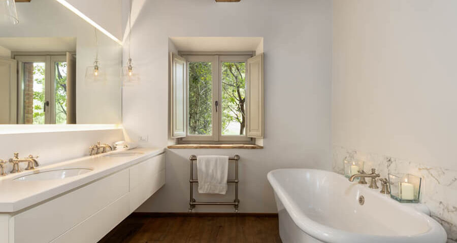 Siena Italy villa rentals bathroom 9