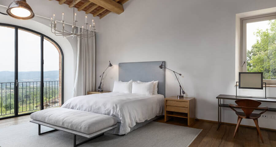 Siena Italy villa rentals bedroom