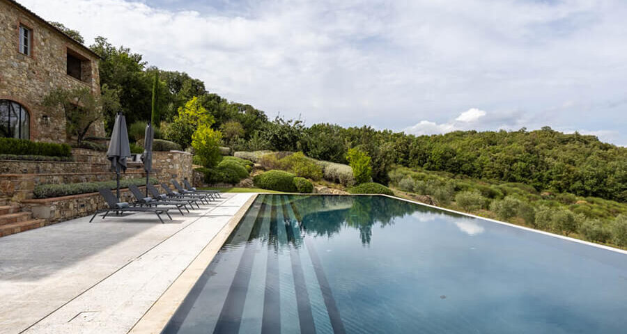 Siena Italy villa rentals infinity pool