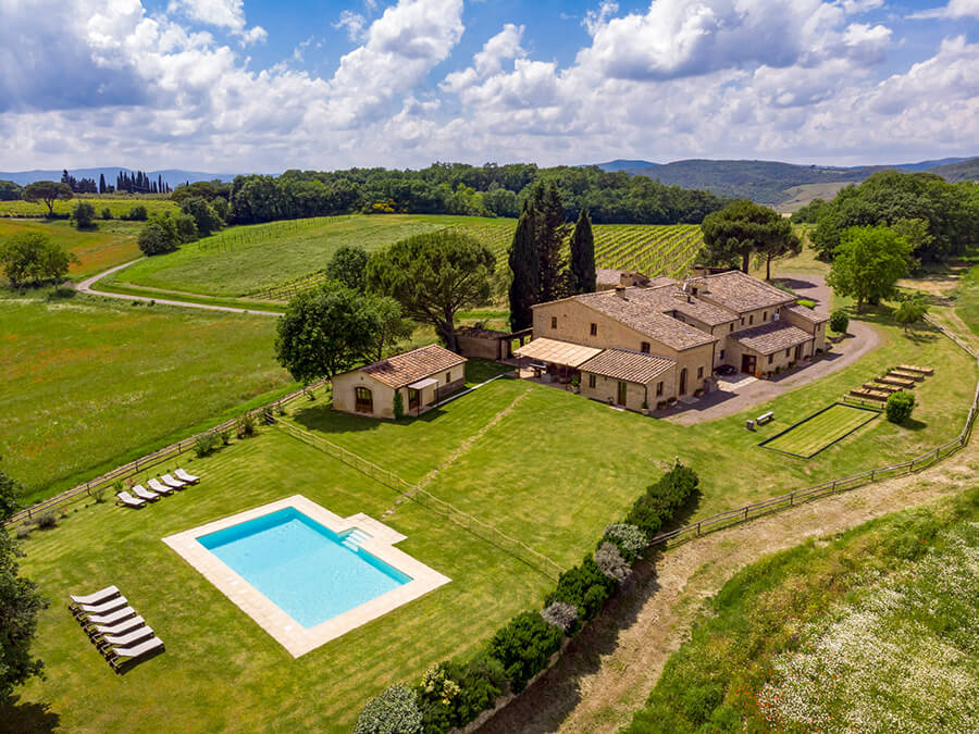 italian villas for rent in siena aerial view 3
